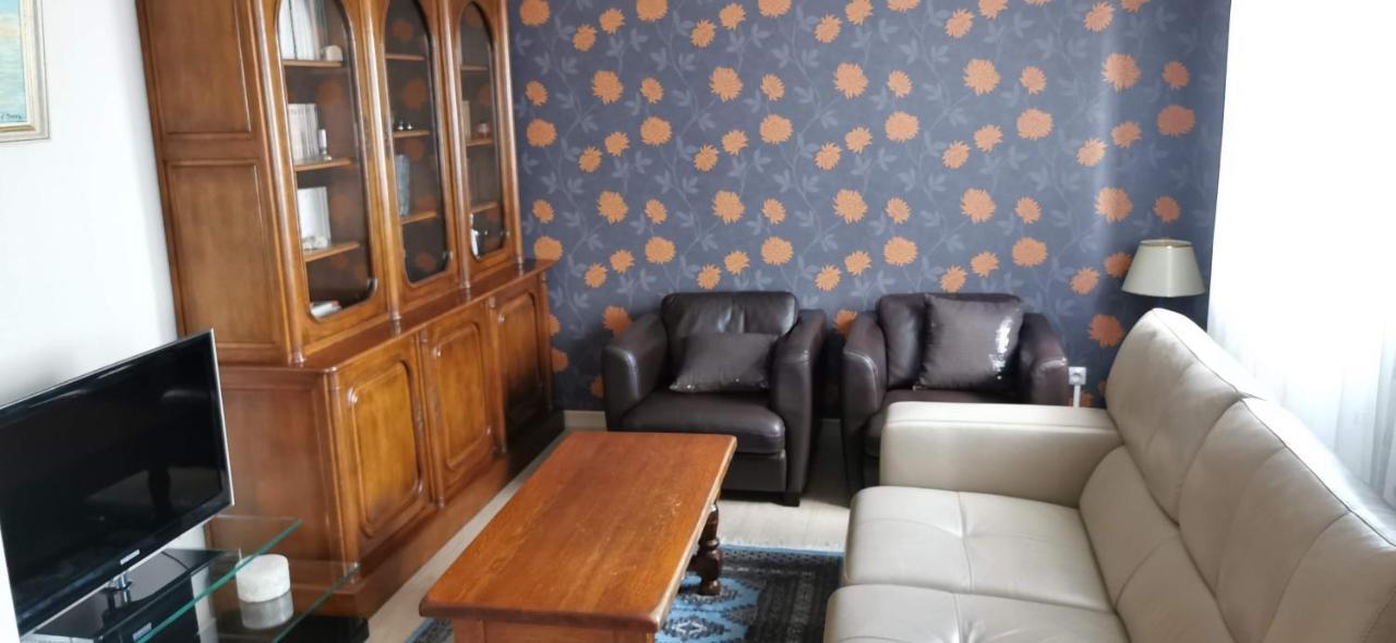 Logement Hyper Centre Champagnole Ngoại thất bức ảnh