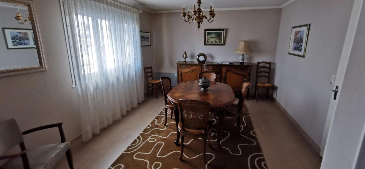 Logement Hyper Centre Champagnole Ngoại thất bức ảnh